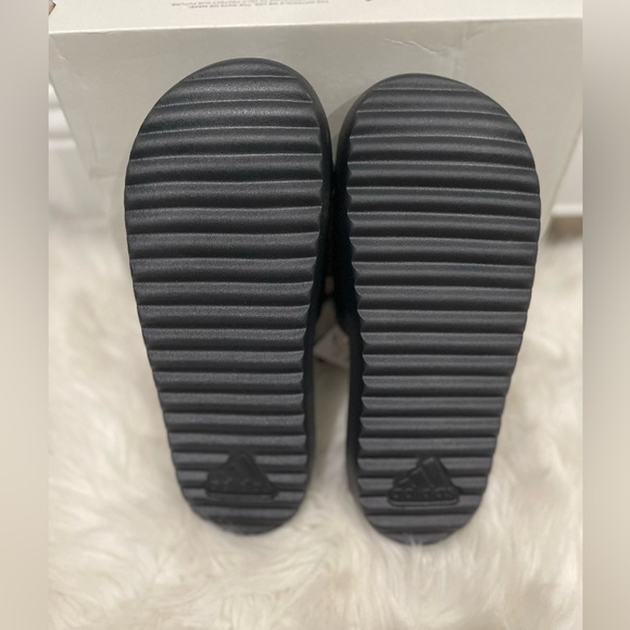 Adidas adilette platform slides - Picture 6 of 6